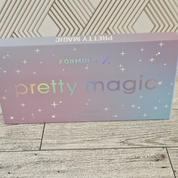 Pretty Magic Eyeshadow Palette New In Box - Picture 1 of 3